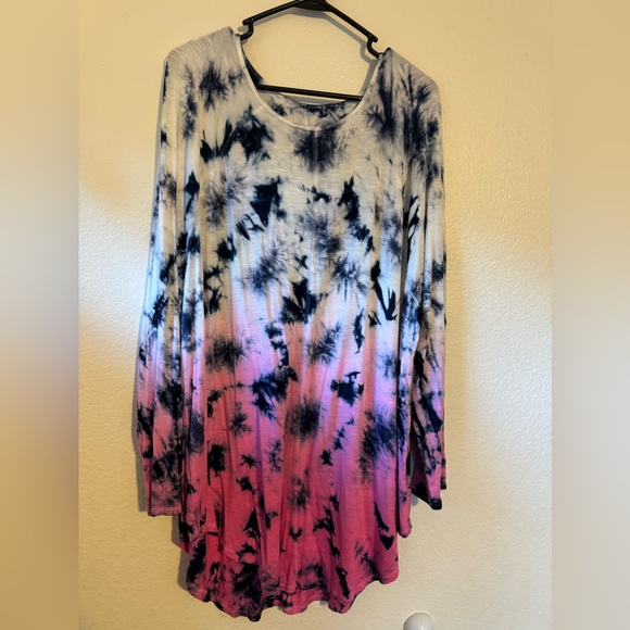 ViVI Tops - Tie Dye Ombré Long Sleeve Blouse